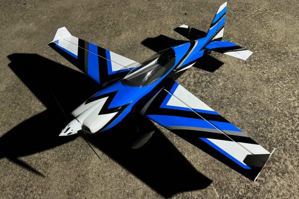 Extreme Flight RC 67" Extra NG Blau/Schwarz - ARF